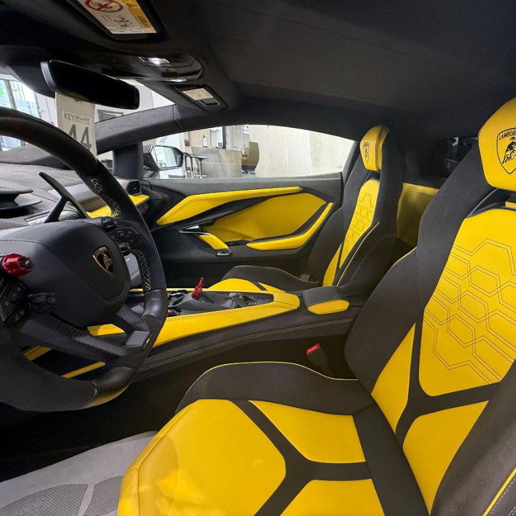 Lamborghini Revuelto
