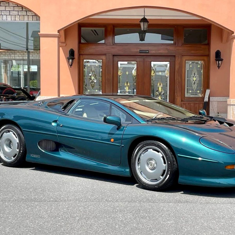 Jaguar XJ220