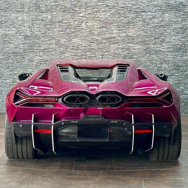 Lamborghini Revuelto