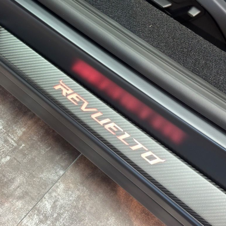 Lamborghini Revuelto