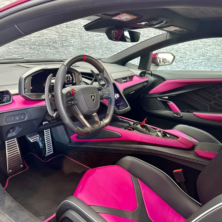 Lamborghini Revuelto
