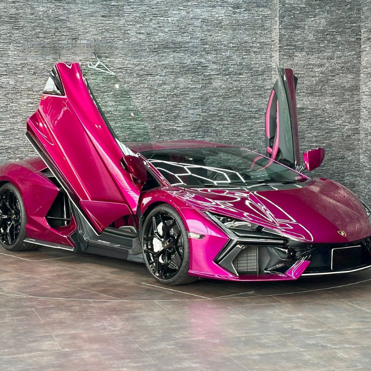 Lamborghini Revuelto