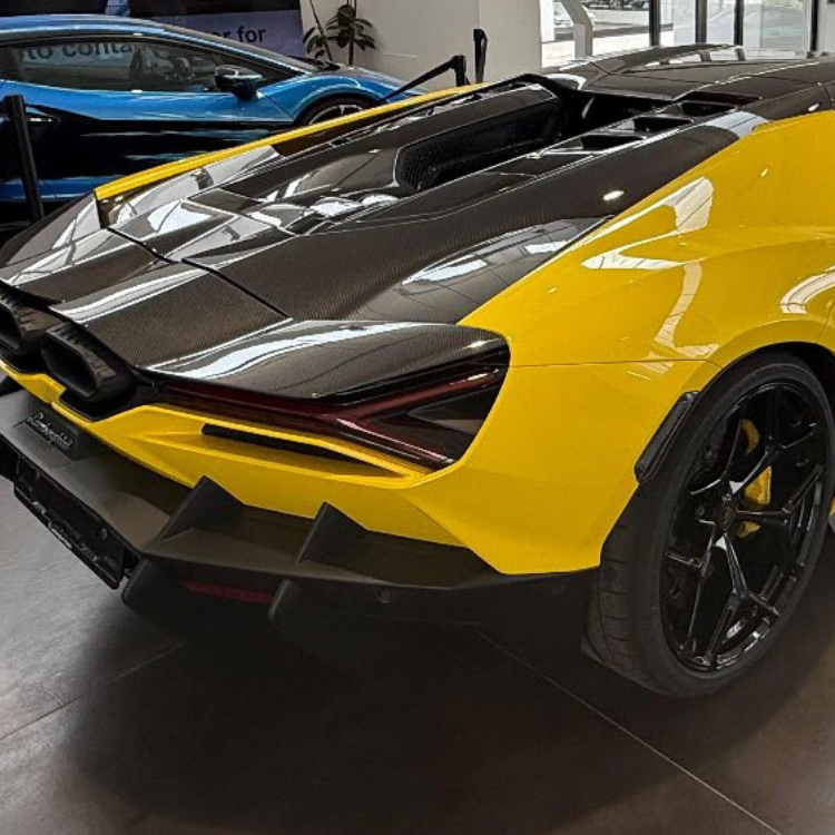 Lamborghini Revuelto