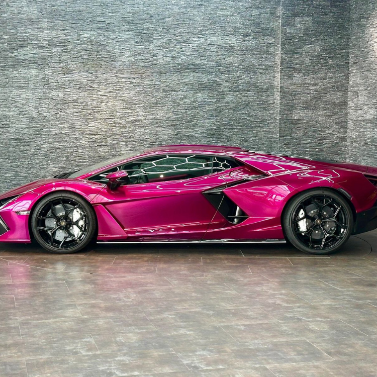 Lamborghini Revuelto