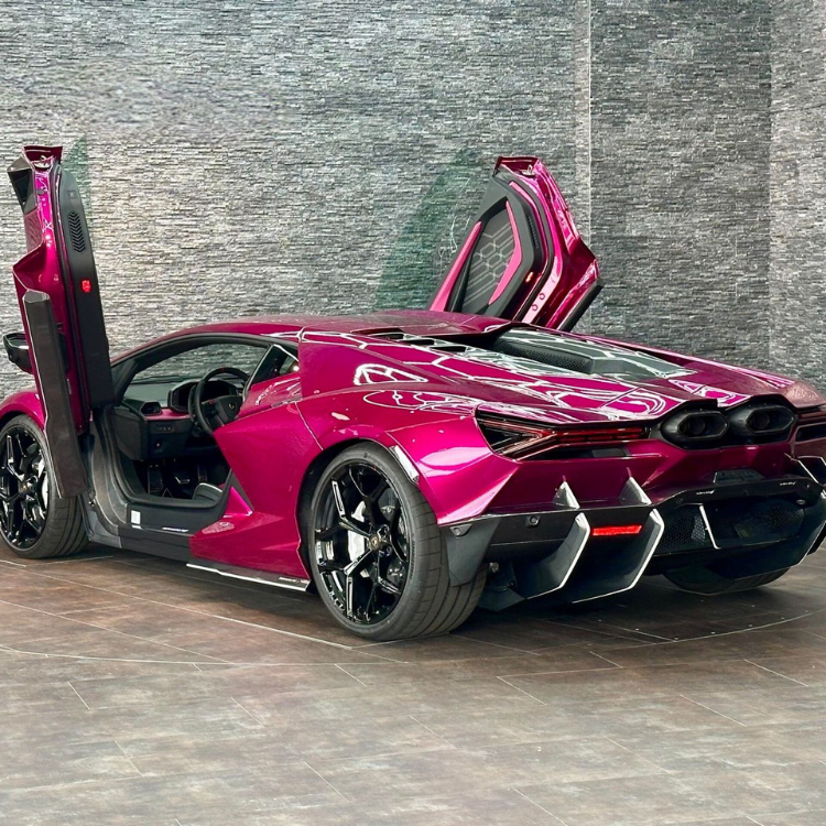Lamborghini Revuelto