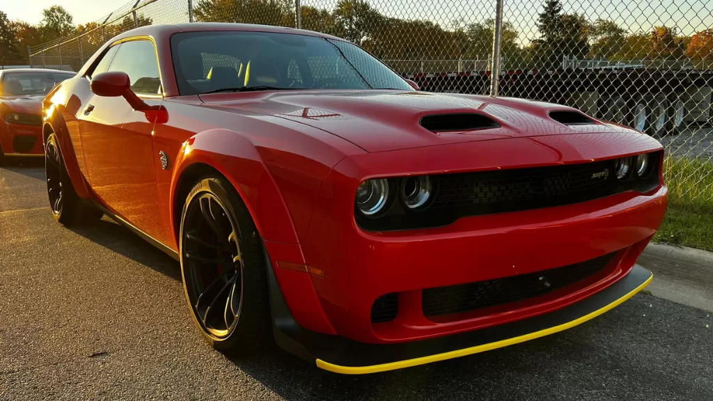 Challenger SRT Hellcat 1