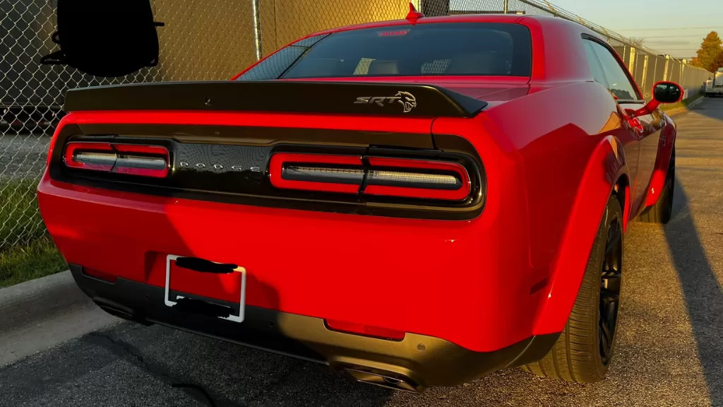Challenger SRT Hellcat 3