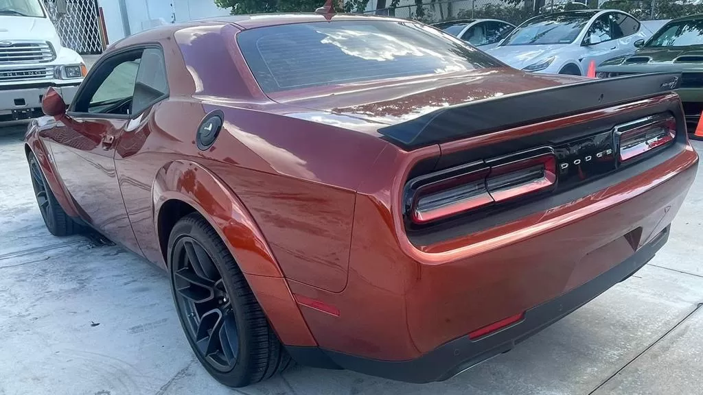 Dodge Challenger Scat Pack 6