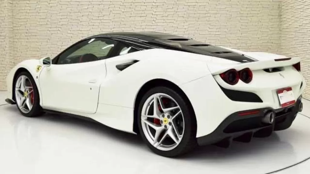 Ferrari F8 Tributo Importar4