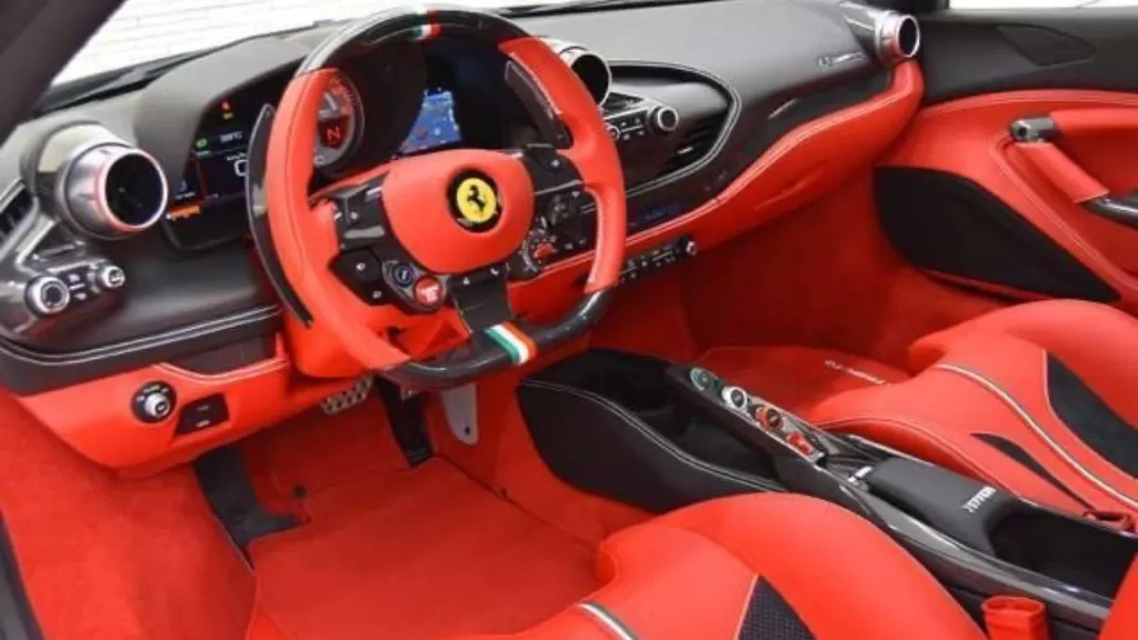 Ferrari F8 Tributo Importar8