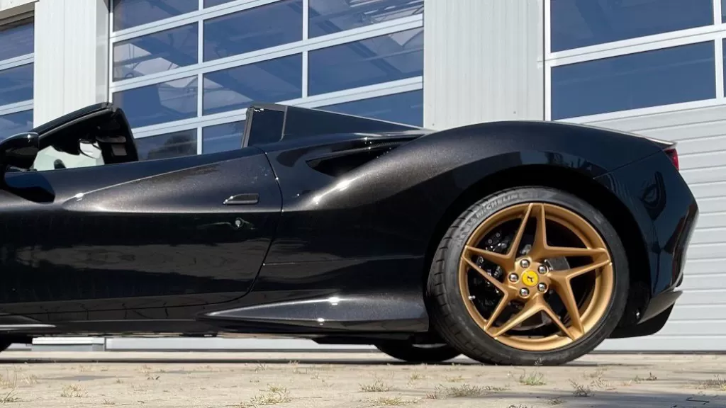 Ferrari Tailor Made Kimon 6