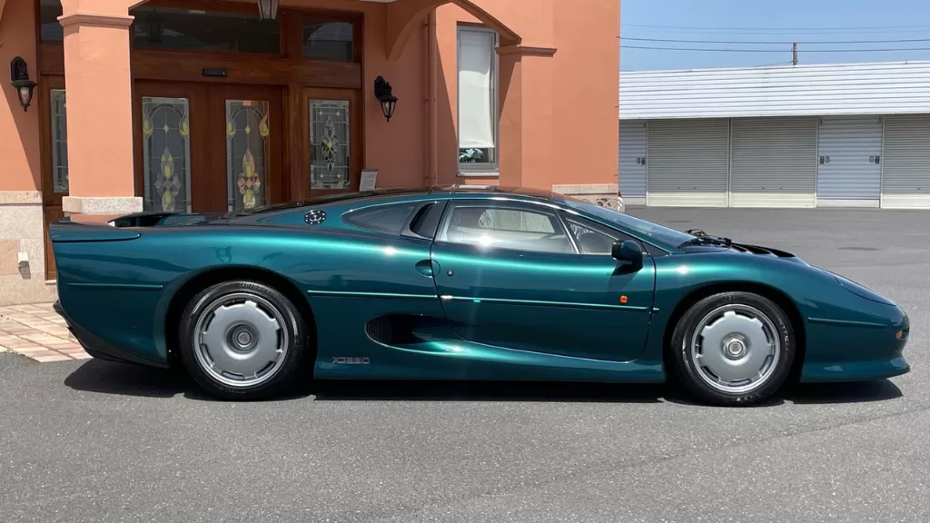 Importacao Jaguar XJ220_1