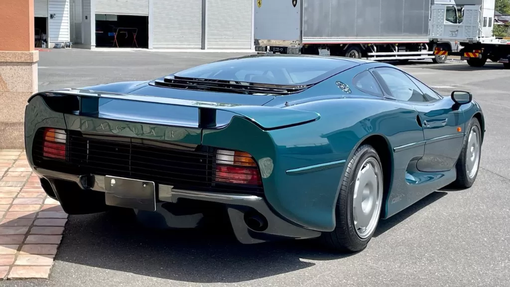 Importacao Jaguar XJ220_4