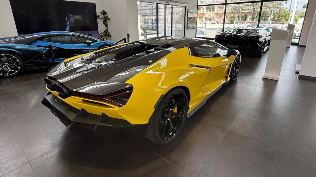 Importar Lamborghini Revuelto1