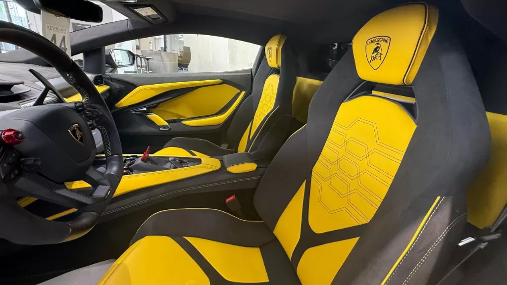 Importar Lamborghini Revuelto3